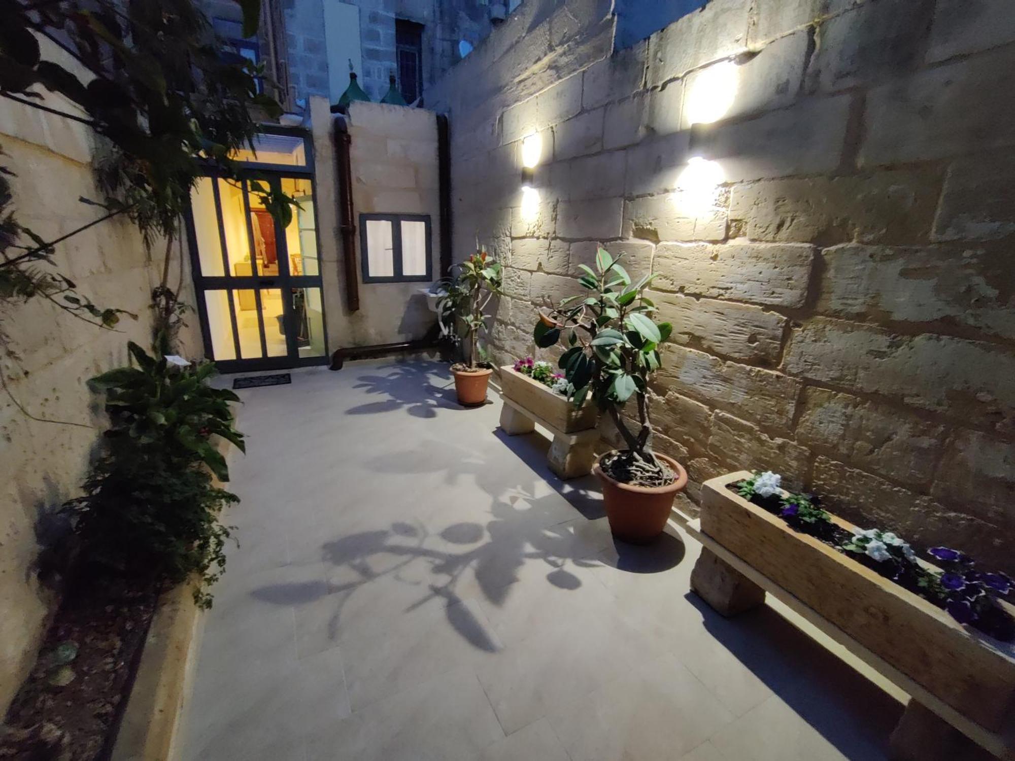 Peaceful Traditional Maltese Townhouse Luqa Eksteriør billede